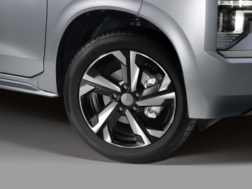 new-17-two-tone-alloy-wheel-thumb